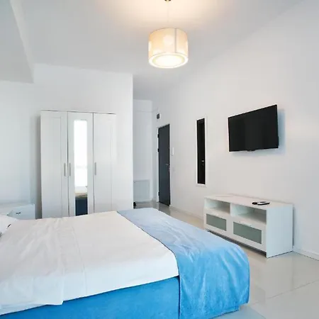 Roberta Apartment