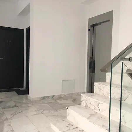 Roberta Apartment